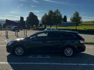 toyota-avensis-combi-20-d-4d-93-kw-r-v-2010-tazne-stk-a-ek-do-062027-zimne-pneu-v-cene