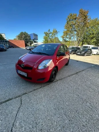 toyota-yaris-10-59kw-2009-big-0