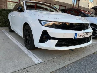 opel-astra-sport-tourer-gs