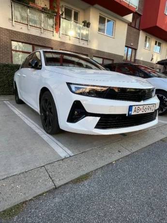 opel-astra-sport-tourer-gs-big-0