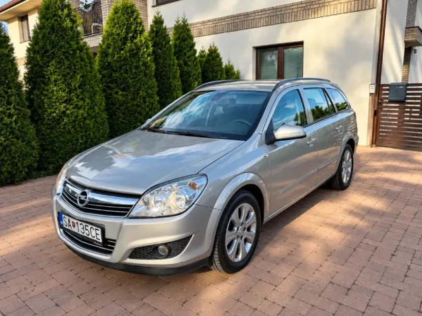 opel-astra-sport-tourer-17-cdti-81-kw-2008-big-0
