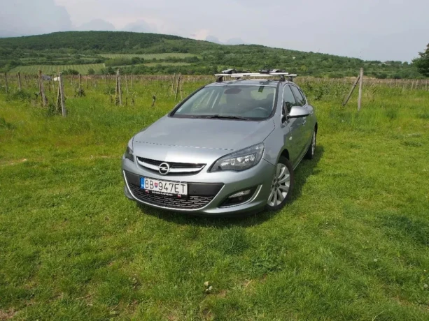 opel-astra-astra-14-turbo-140k-cosmo-103kw140hp-m6-big-0