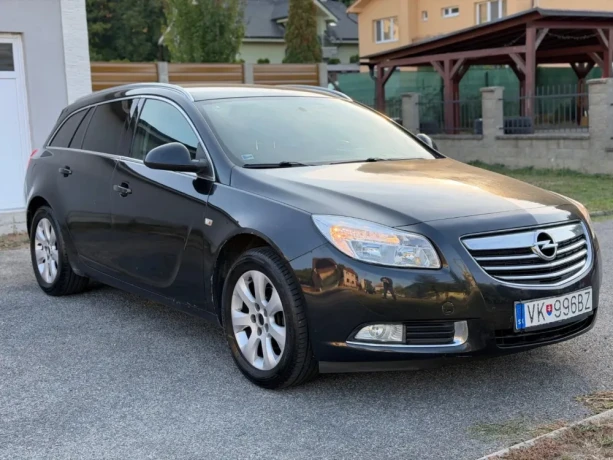 opel-insignia-st-20-cdti-130k-edition-big-0