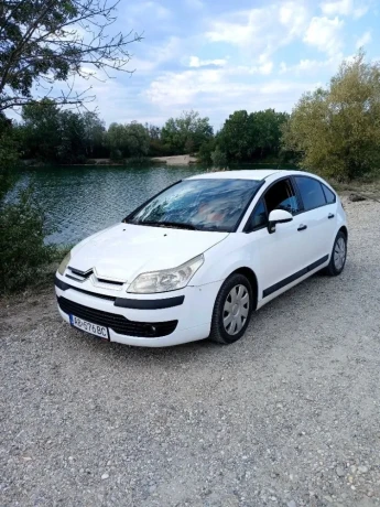 citroen-c4-sedan-hatchback-big-0