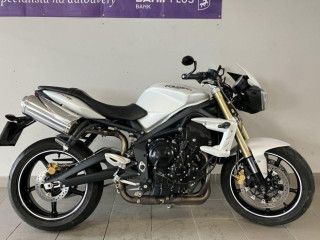 triumph-street-triple-675