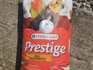20-kg-vrece-krmiva-pre-big-parakeets