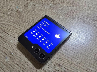 samsung-flip-5-256gb-plnefunkcny-ma-len-velmi-jemne-znamky-p