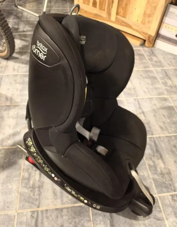 britax-romer-360-otocna-autosedacka-big-0