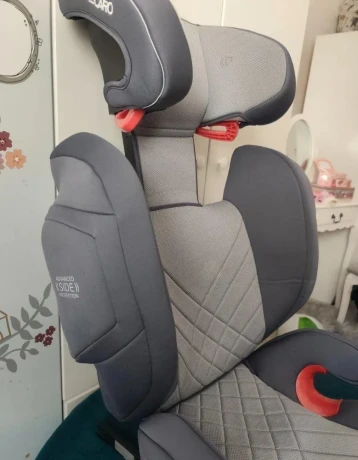 autosedacka-recaro-monza-nova-is-big-3