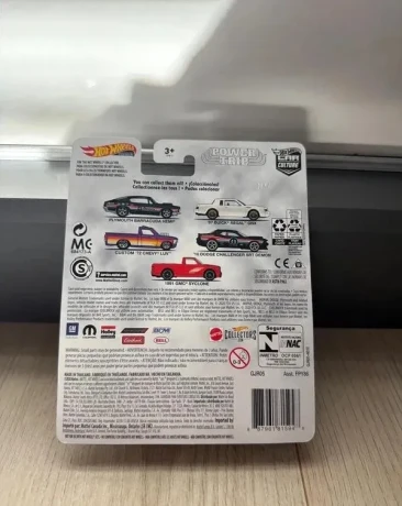 hot-wheels-plymouth-barracuda-hemi-big-1