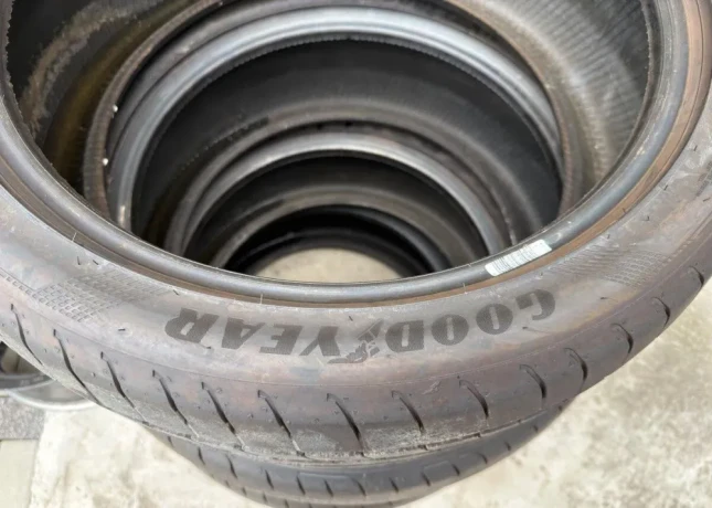 goodyear-eagle-f1-asymmetric-5-24540-r20-99v-xl-big-3