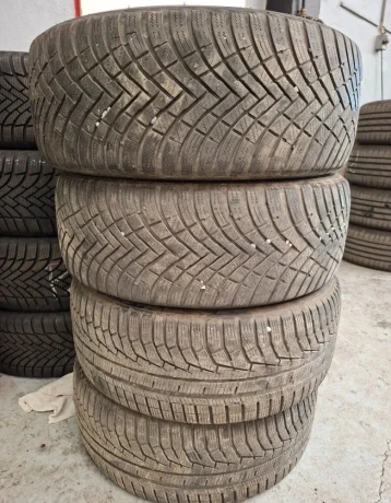 zimne-pneumatiky-22555r16-hankook-big-0