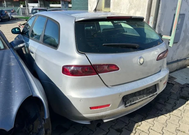 lacno-rozpredam-alfa-romeo-159-na-nahradne-diely-big-2