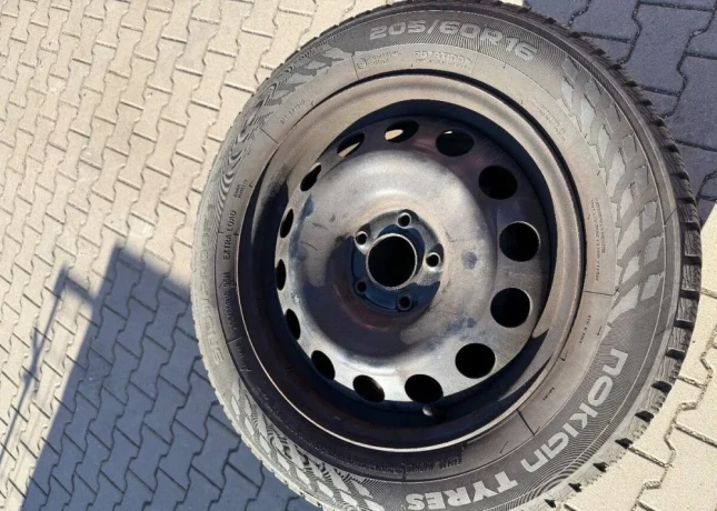 nokian-20560-r16-zimne-big-0
