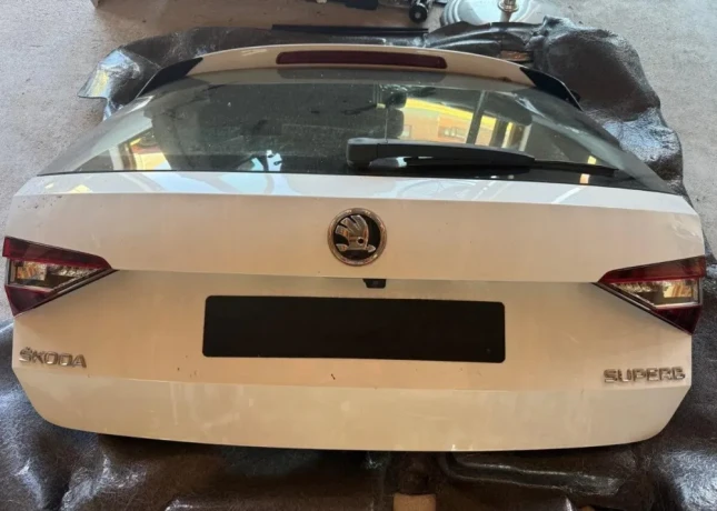 predam-5-dvere-na-skoda-superb-3-combi-big-0