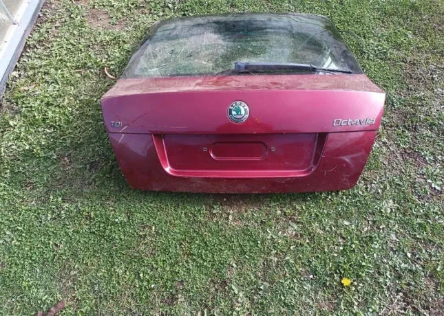 skoda-octavia-ii-zadne-kufrove-dvere-bez-hrdze-big-0