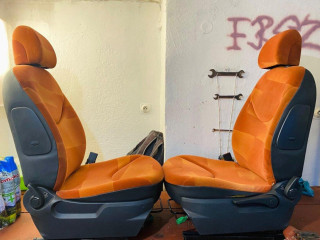 predam-predne-oranzove-sedacky-citroen-c2