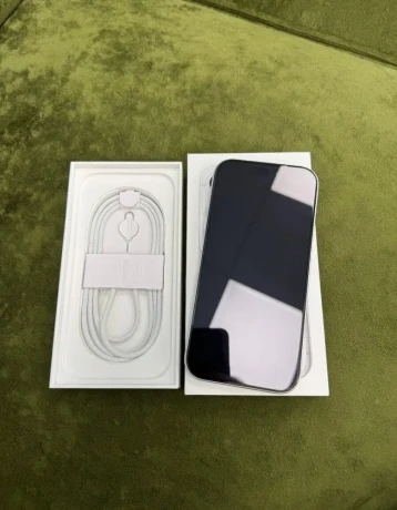 iphone-17-pro-256gb-silver-top-stav-big-2
