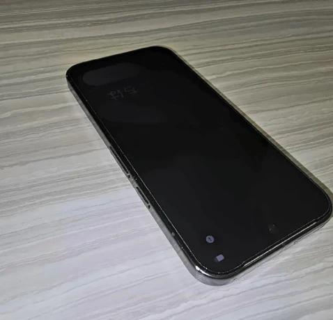google-pixel-10-pro-256-gb-obsidian-zaruka-do-122027-big-3
