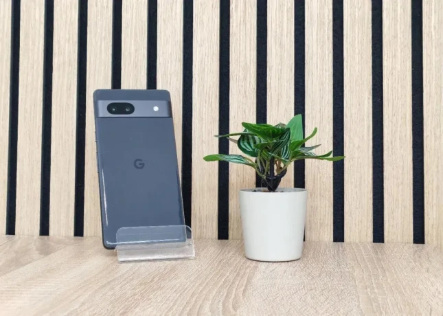google-pixel-7a-128gb-charcoal-zaruka-1-rok-big-0