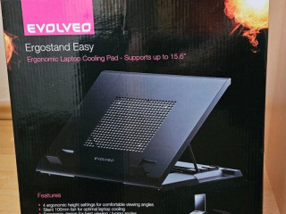chladiaci-podstavec-pre-notebook