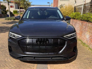 audi-cierne-a-strieborne-leskle-znaky