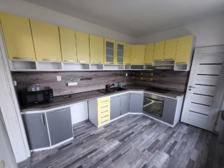 predam-4izbovy-byt-zakvasov-1521