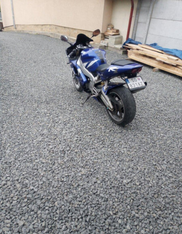 yamaha-r1-big-0