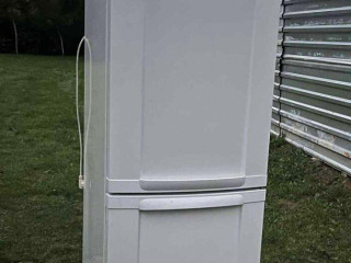 predam-chladnicku-s-mraznickou-elektrolux