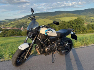 yamaha-xsr-700-2022