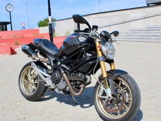 ducati-monster-1100s