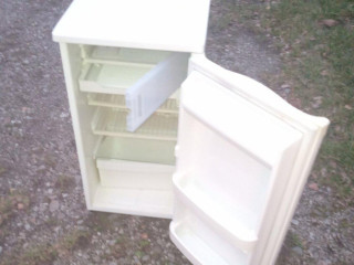 predam-plnefunkcna-chladnicka-s-malou-mraznickou-whirlpool