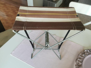 stara-skladacia-kempingova-stolicka