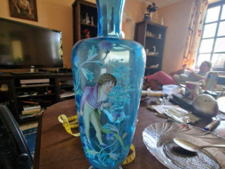 starozitna-vaza-kobaltove-sklo