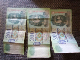 rozne-mince-a-bankovky