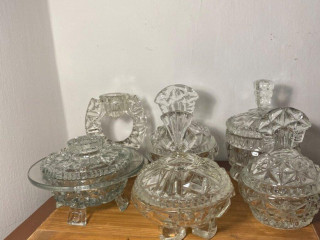 sklenene-dozy-a-svietniky