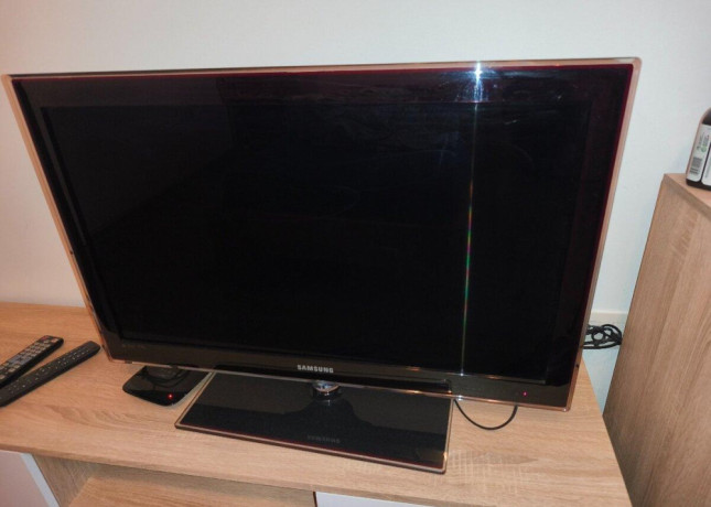 samsung-tv-80cm-big-0