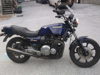 predam-kawasaki-gpz-1100-rok-1982-vstrekovanie