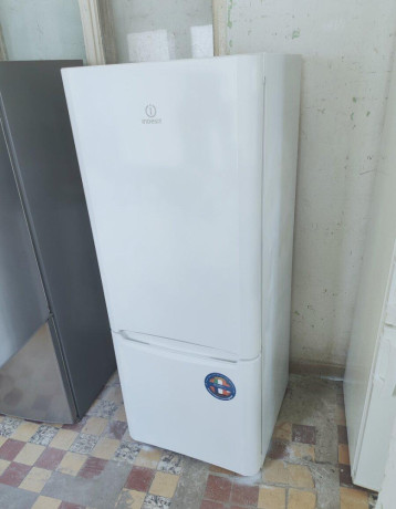 predam-chladnicku-indesit-150cm-big-0