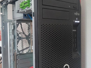 stolny-pocitac-fujitsu