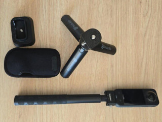 predam-insta360-x3-s-bohatym-prislusenstvom