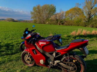 yamaha-fzr-600-na-a2