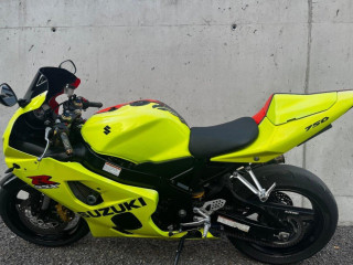 suzuki-gsxr-750-k4