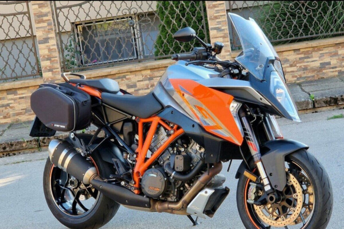 ktm-superduke-1290-gt-big-0