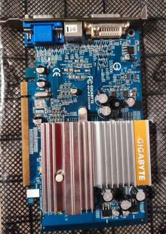 radeon-x550-128mb-big-0