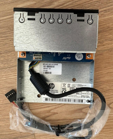 hp-636166-001-citacka-kariet-usb-20-interna-big-0