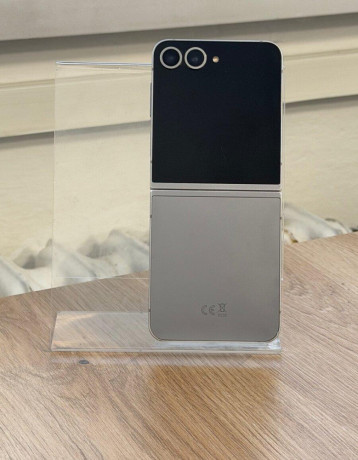 dobry-den-ponukam-na-predaj-samsung-galaxy-z-flip-6-512gb-big-0