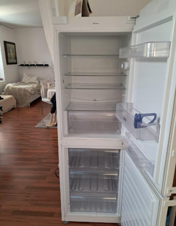 chladnicka-s-mraznickou-whirlpool-big-0