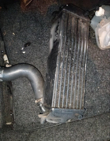 predam-nahradne-diely-na-alfa-romeo-166-big-0