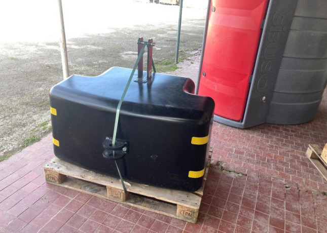 zavazie-na-traktor-1-050-kg-big-0